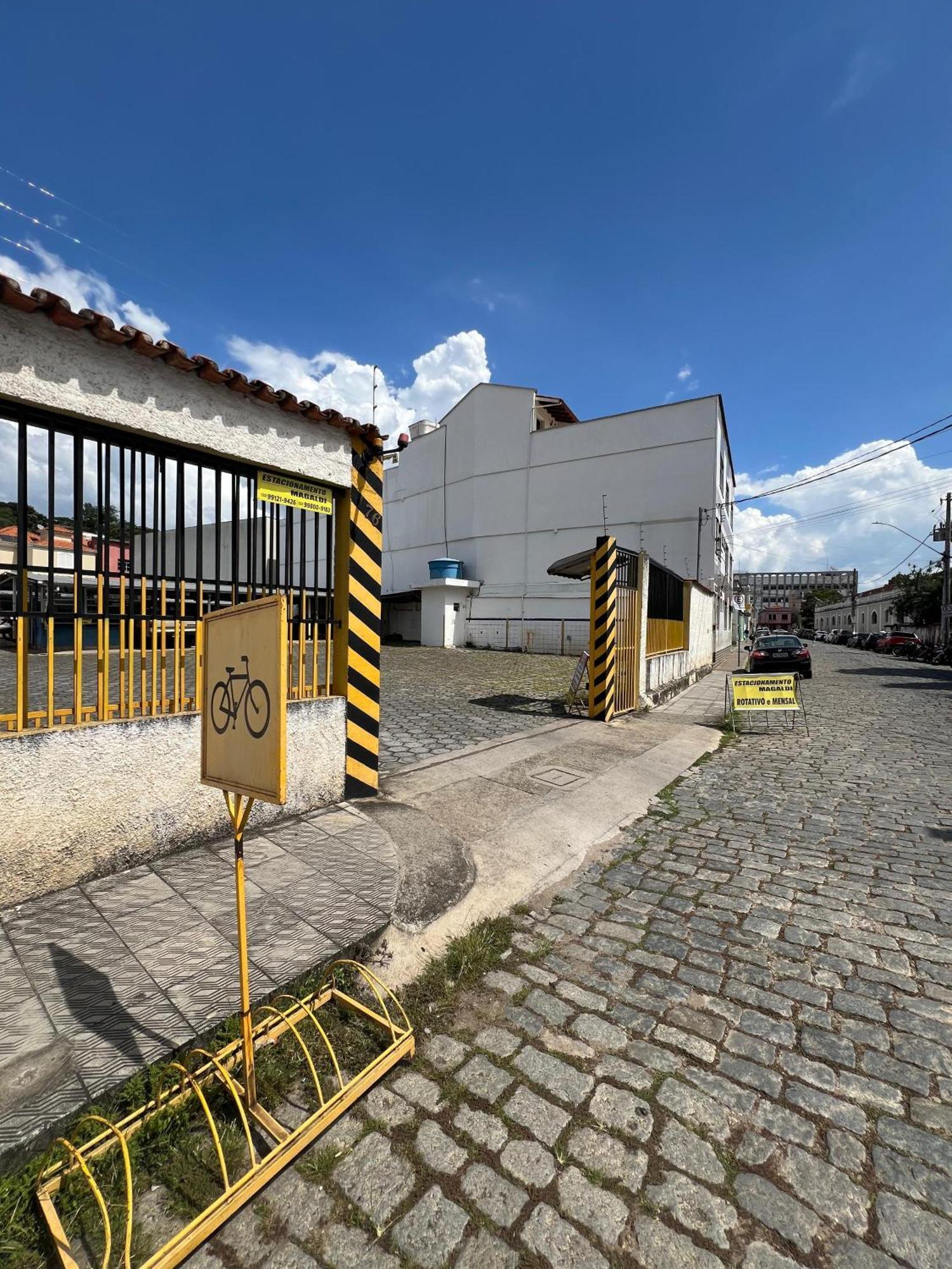 Apartamento Em Sao Joao Del Rei, Ao Lado Da Estacao Ferroviaria, Estacionamento E Ar Condicionado Exterior foto